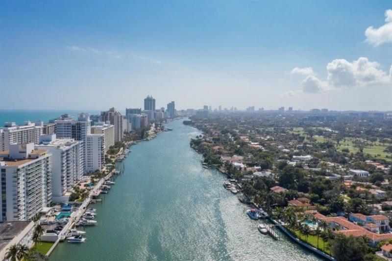 5750 Collins Avenue Unit: 11a