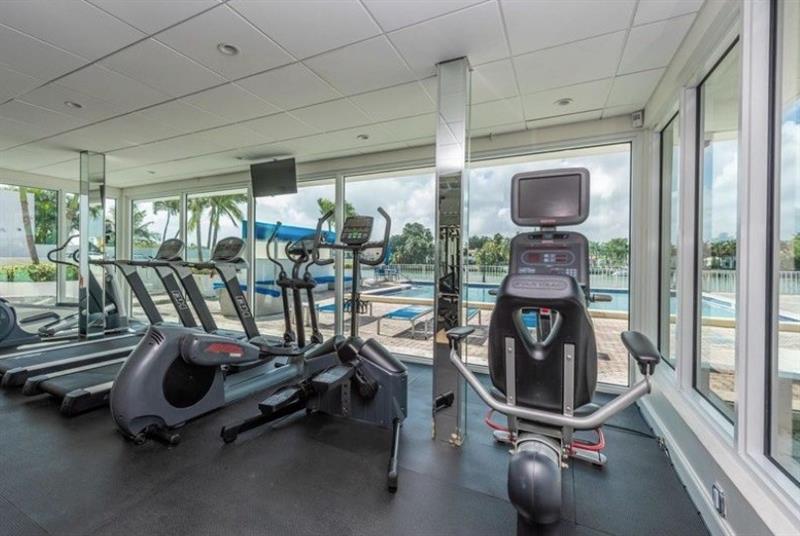 5750 Collins Avenue Unit: 11a
