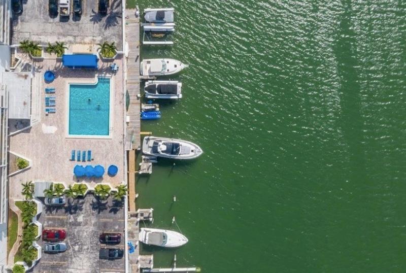 5750 Collins Avenue Unit: 11a