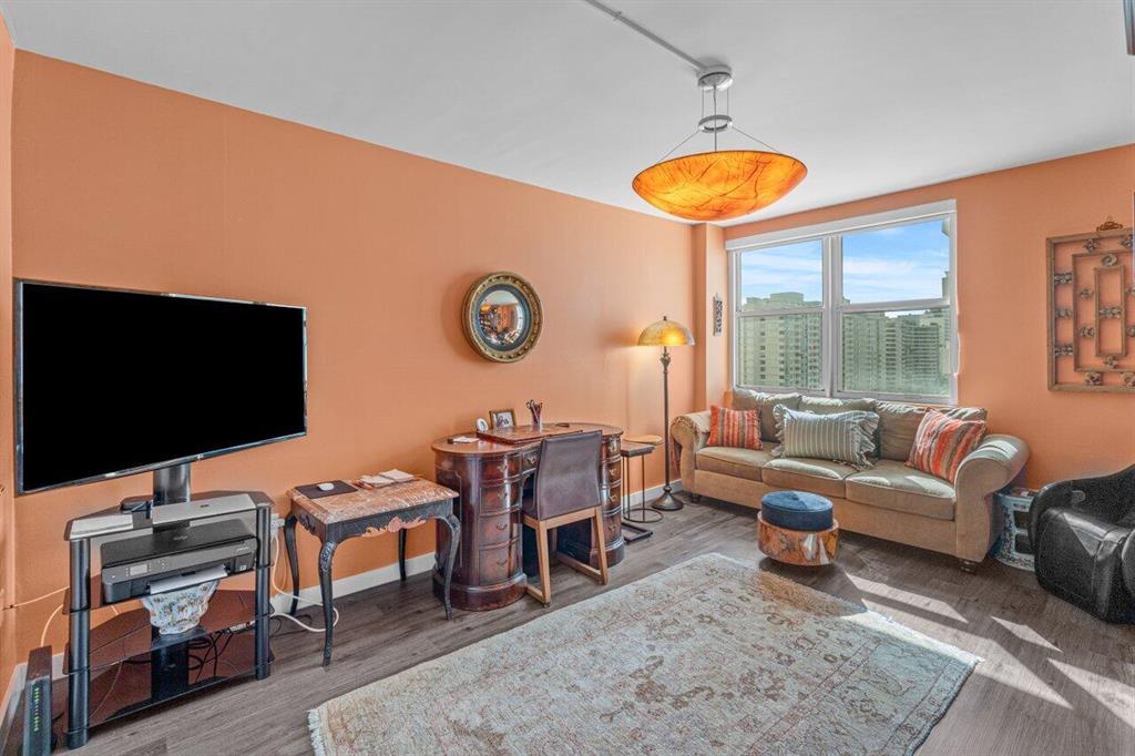 5750 Collins Avenue Unit: 11a