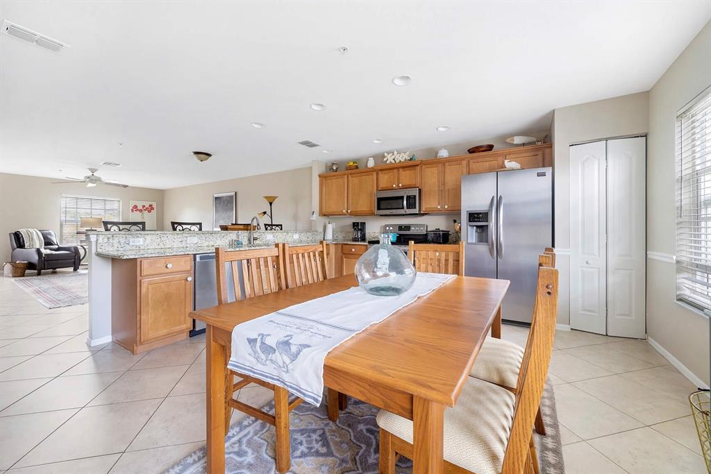 2442 SE Santos Drive