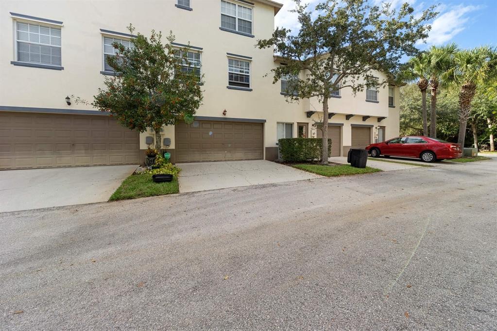 2442 SE Santos Drive