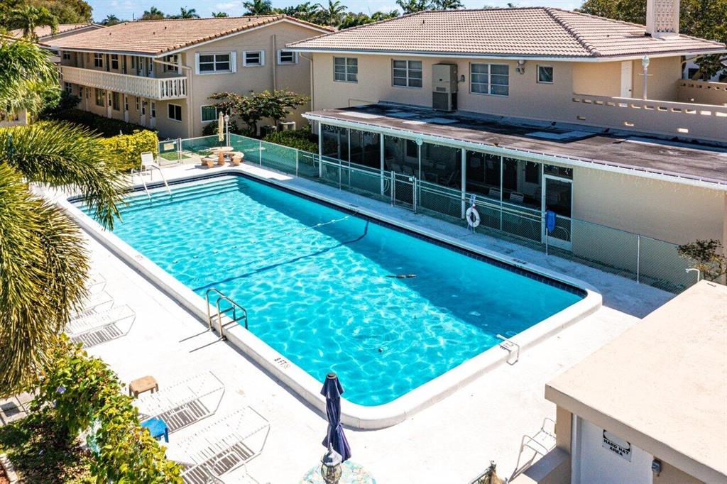 2115 NE 42nd Court Unit: 203 N