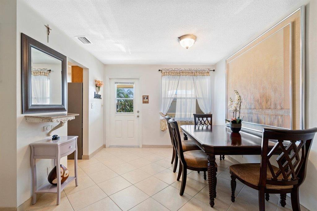 2115 NE 42nd Court Unit: 203 N