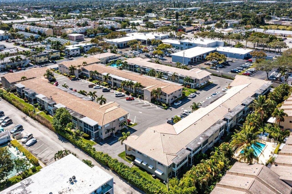 2115 NE 42nd Court Unit: 203 N