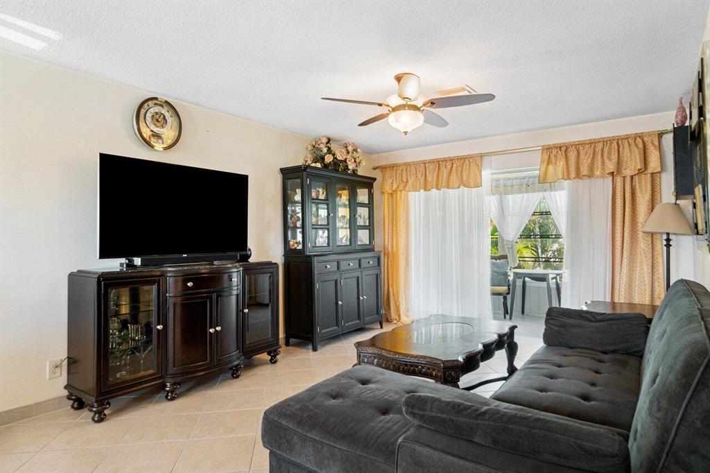 2115 NE 42nd Court Unit: 203 N