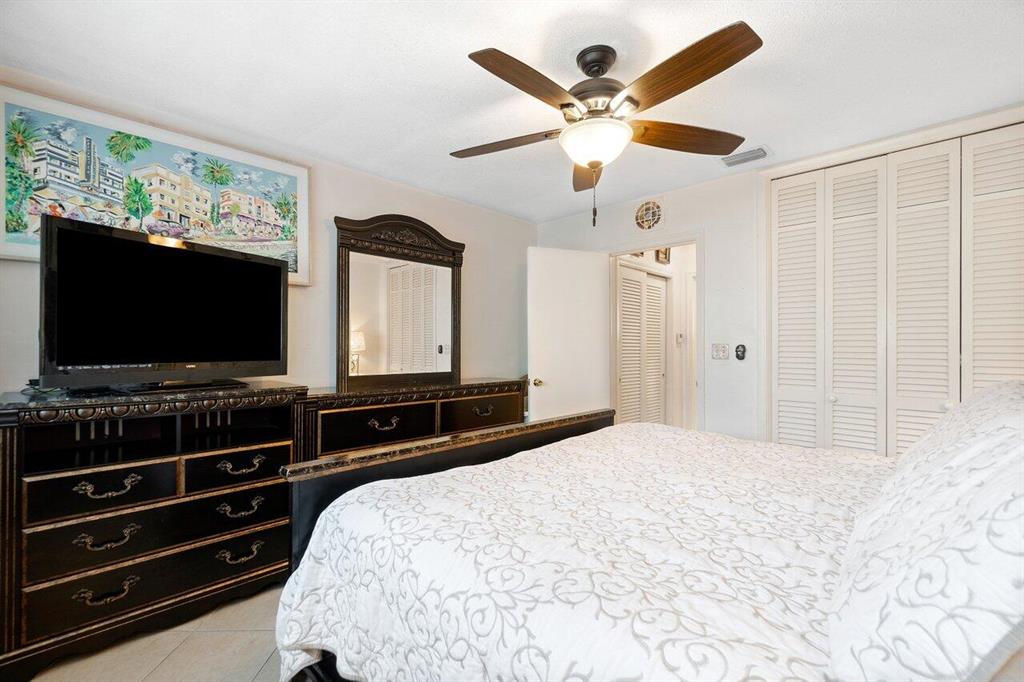2115 NE 42nd Court Unit: 203 N