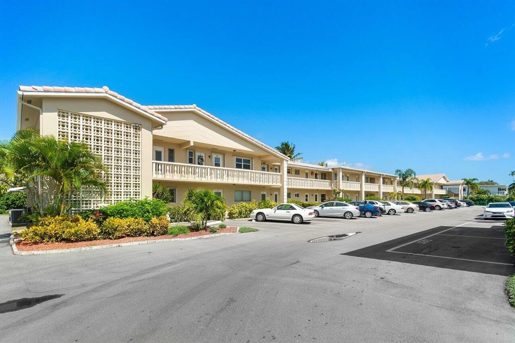 2115 NE 42nd Court Unit: 203 N