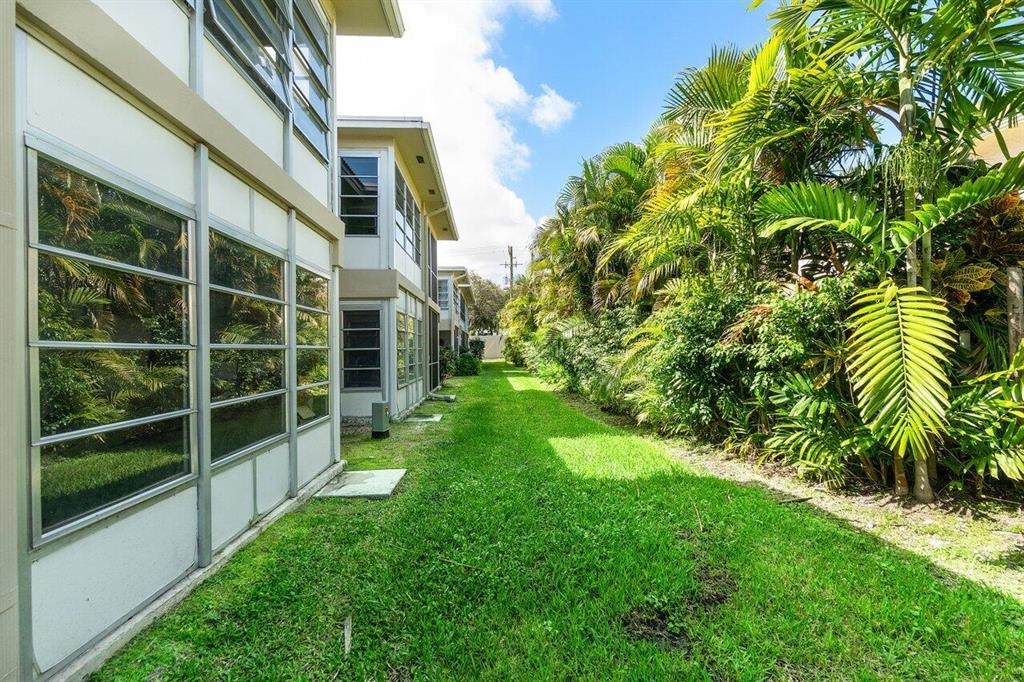 2115 NE 42nd Court Unit: 203 N