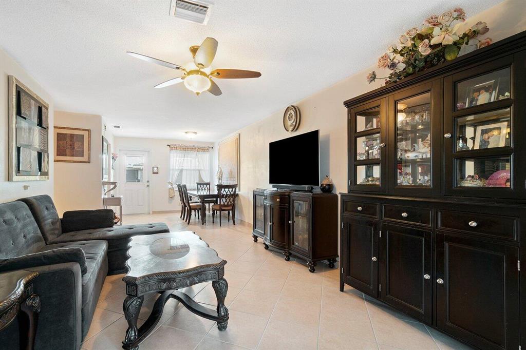 2115 NE 42nd Court Unit: 203 N