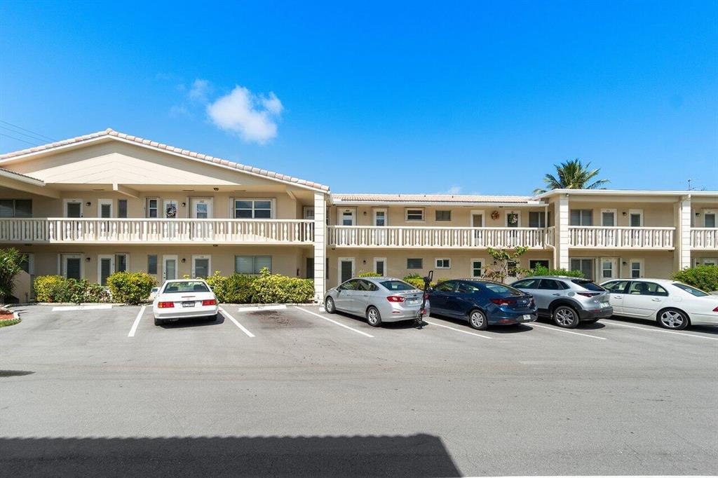 2115 NE 42nd Court Unit: 203 N