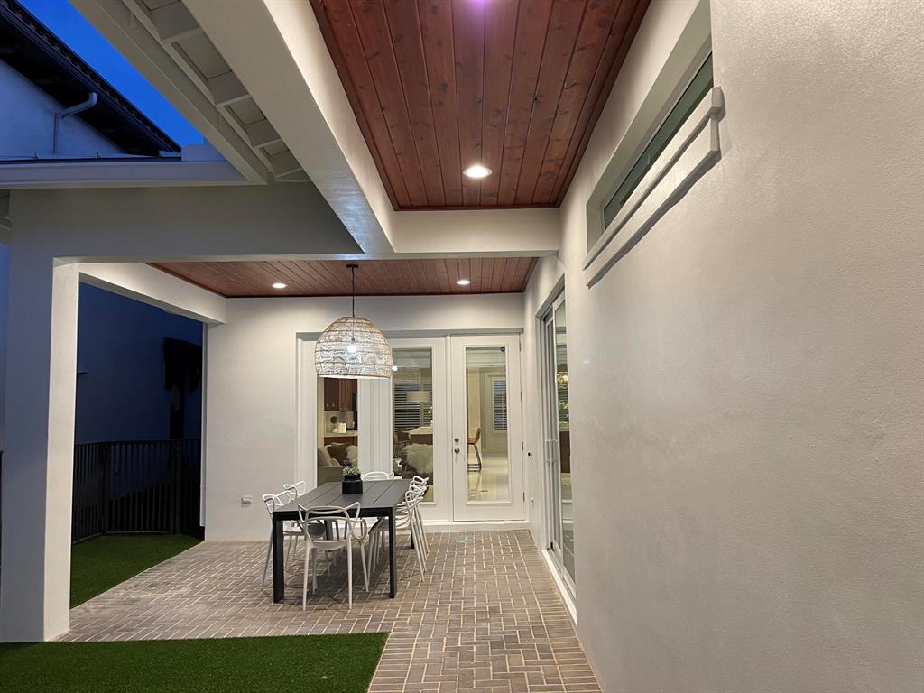 5045 Grandiflora Road