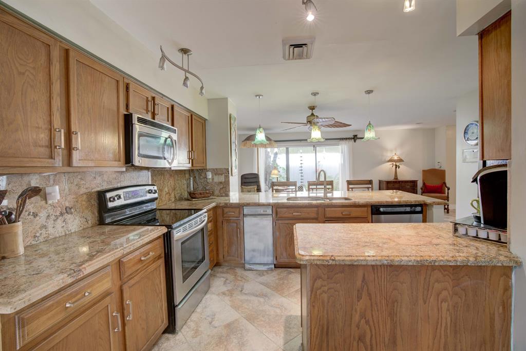 17115 Bay Street
