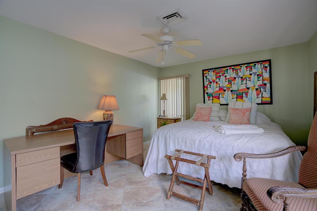 17115 Bay Street