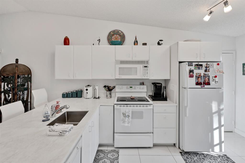 5488 Viburnum Circle