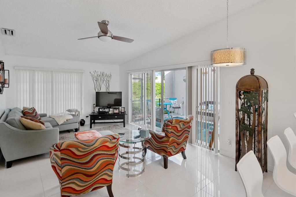 5488 Viburnum Circle