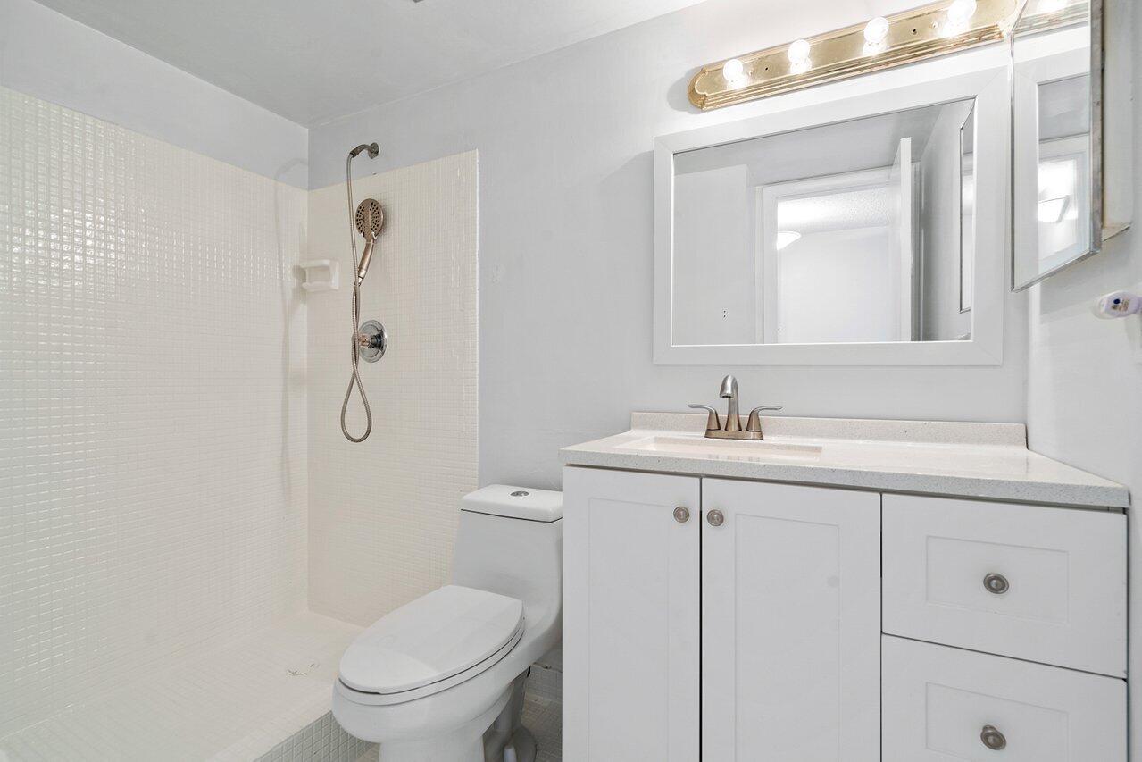 21 Abbey Lane Unit: 202