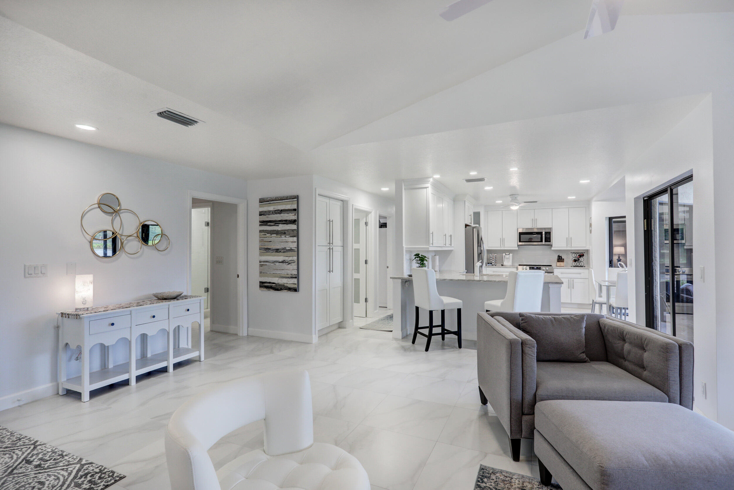 6 Lexington Lane Unit: D