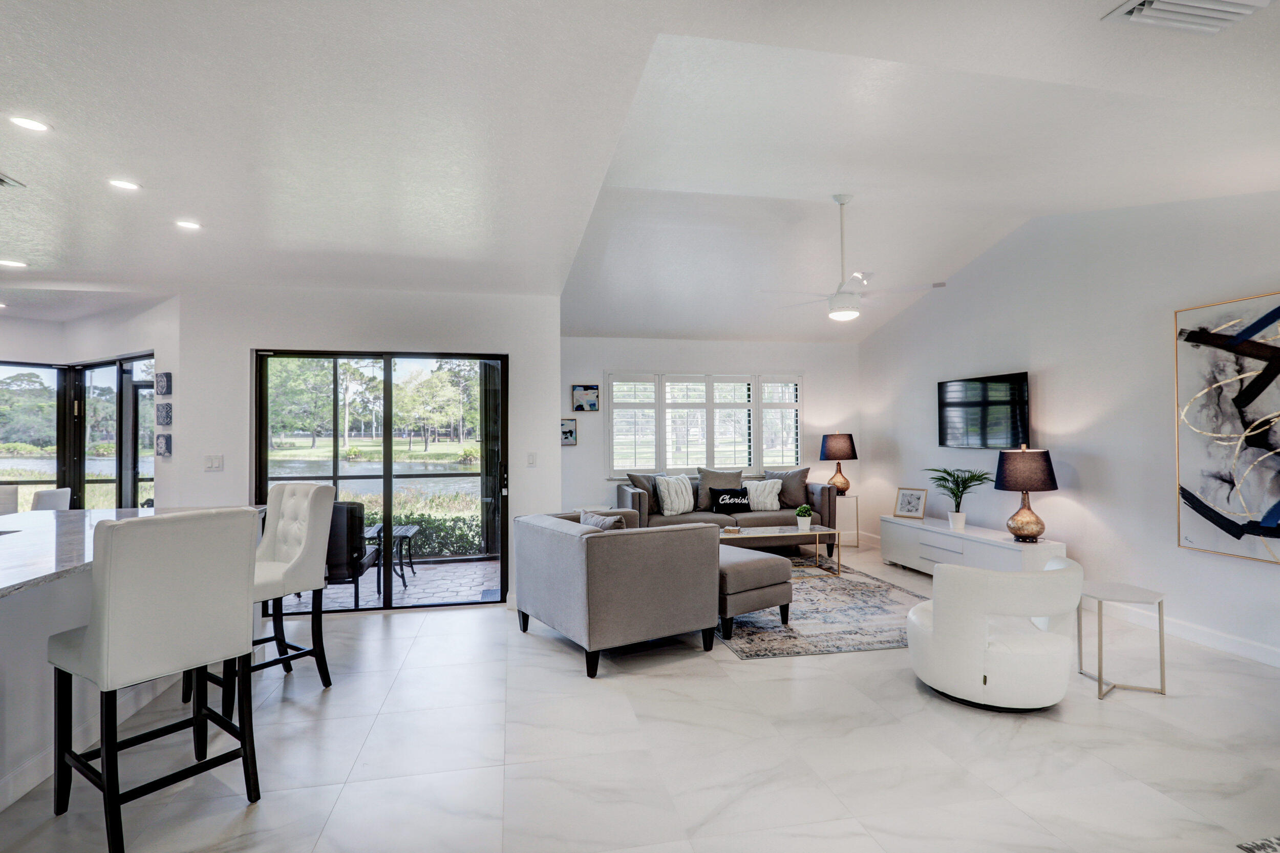 6 Lexington Lane Unit: D