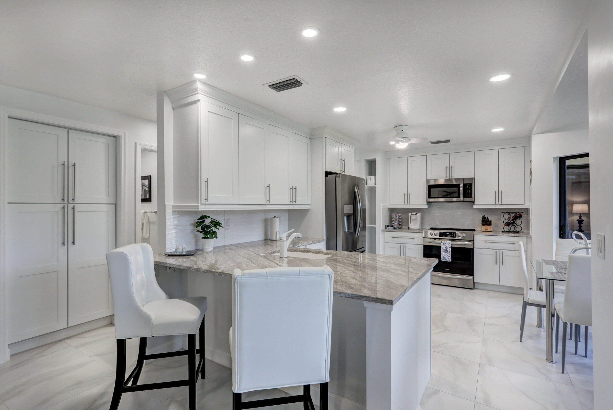 6 Lexington Lane Unit: D