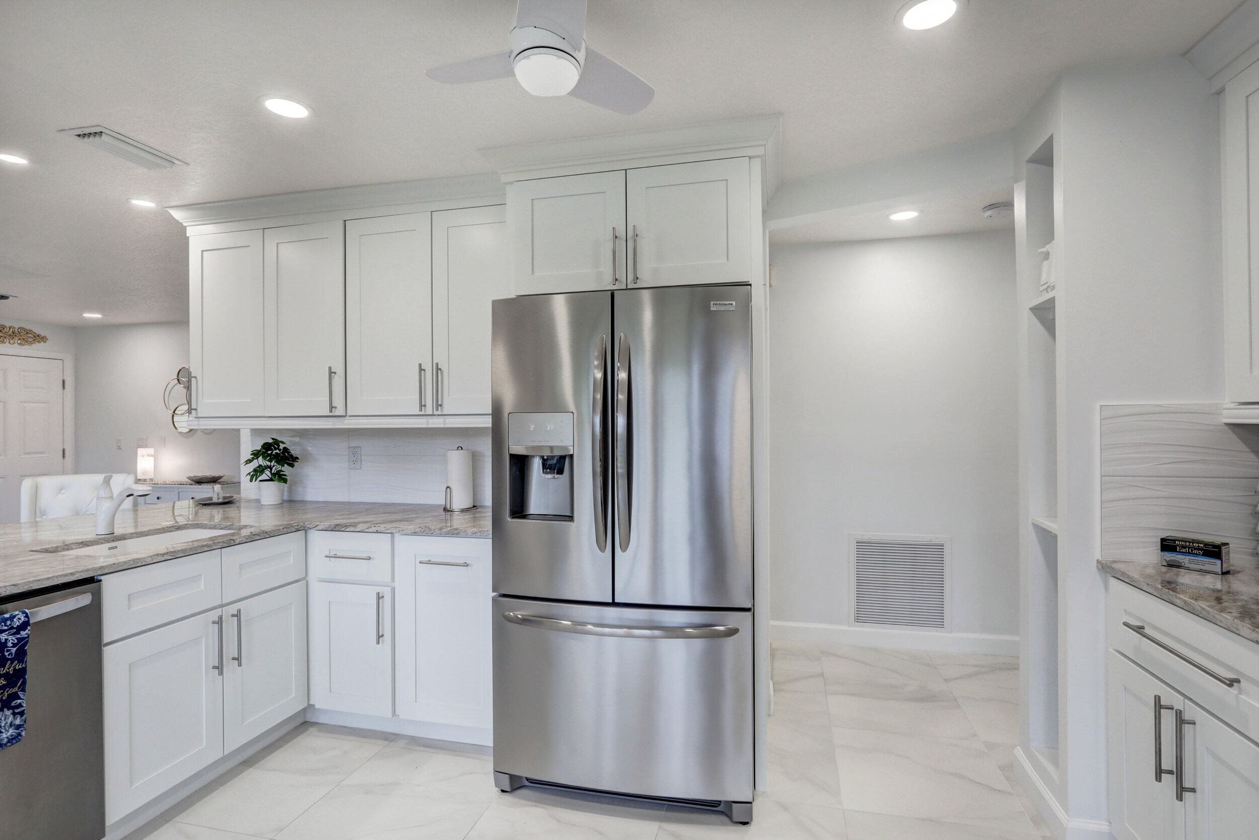 6 Lexington Lane Unit: D