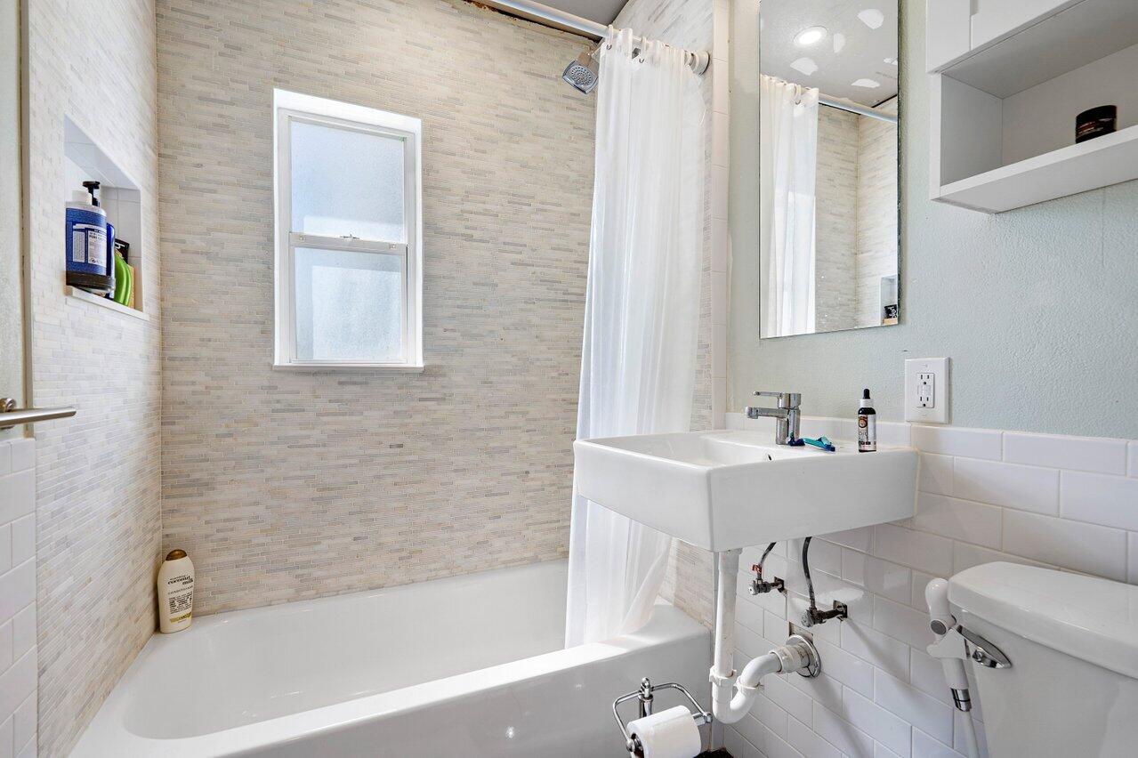 246 NE 20th Street