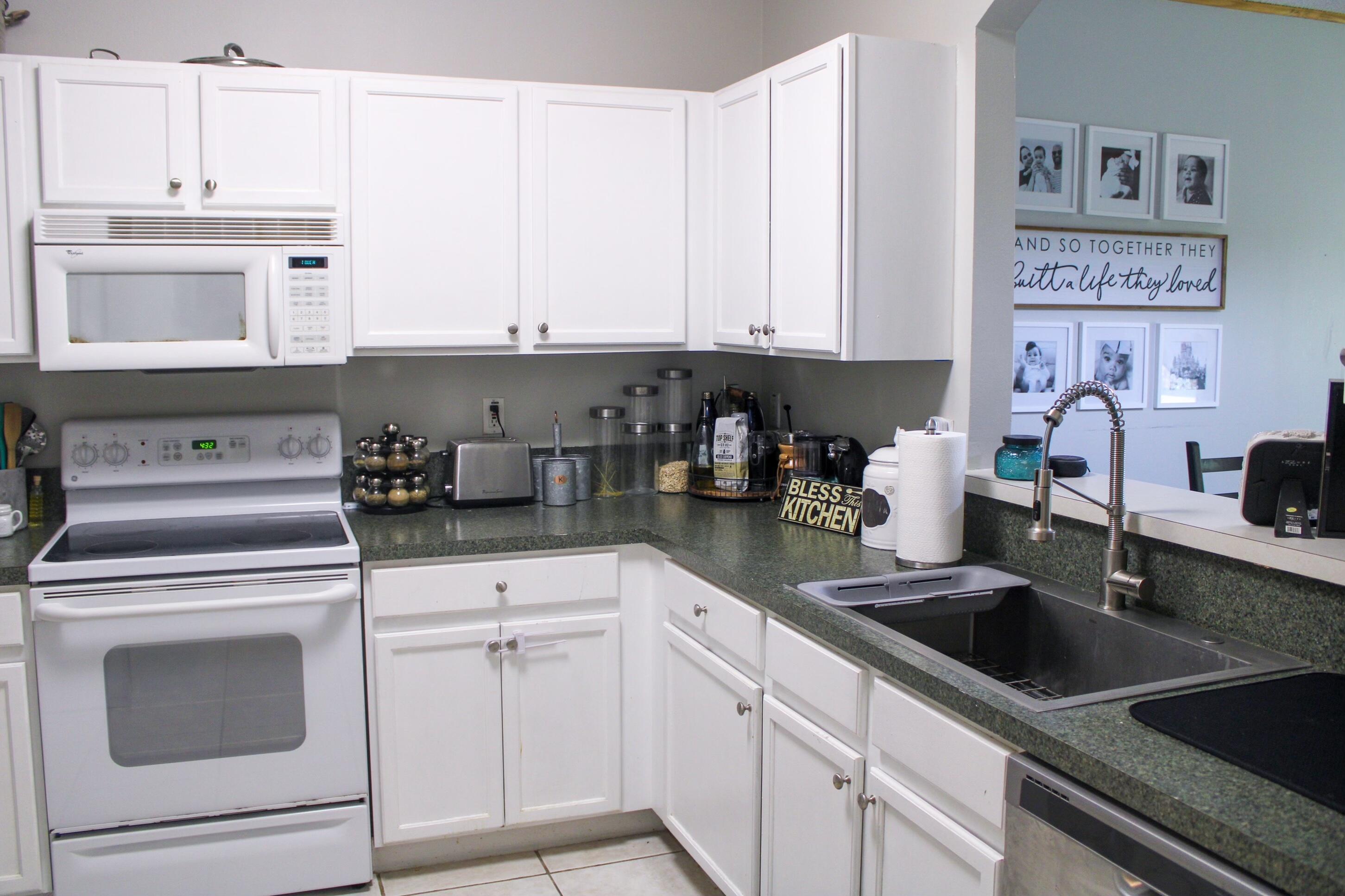 1207 SW 48th Terrace
