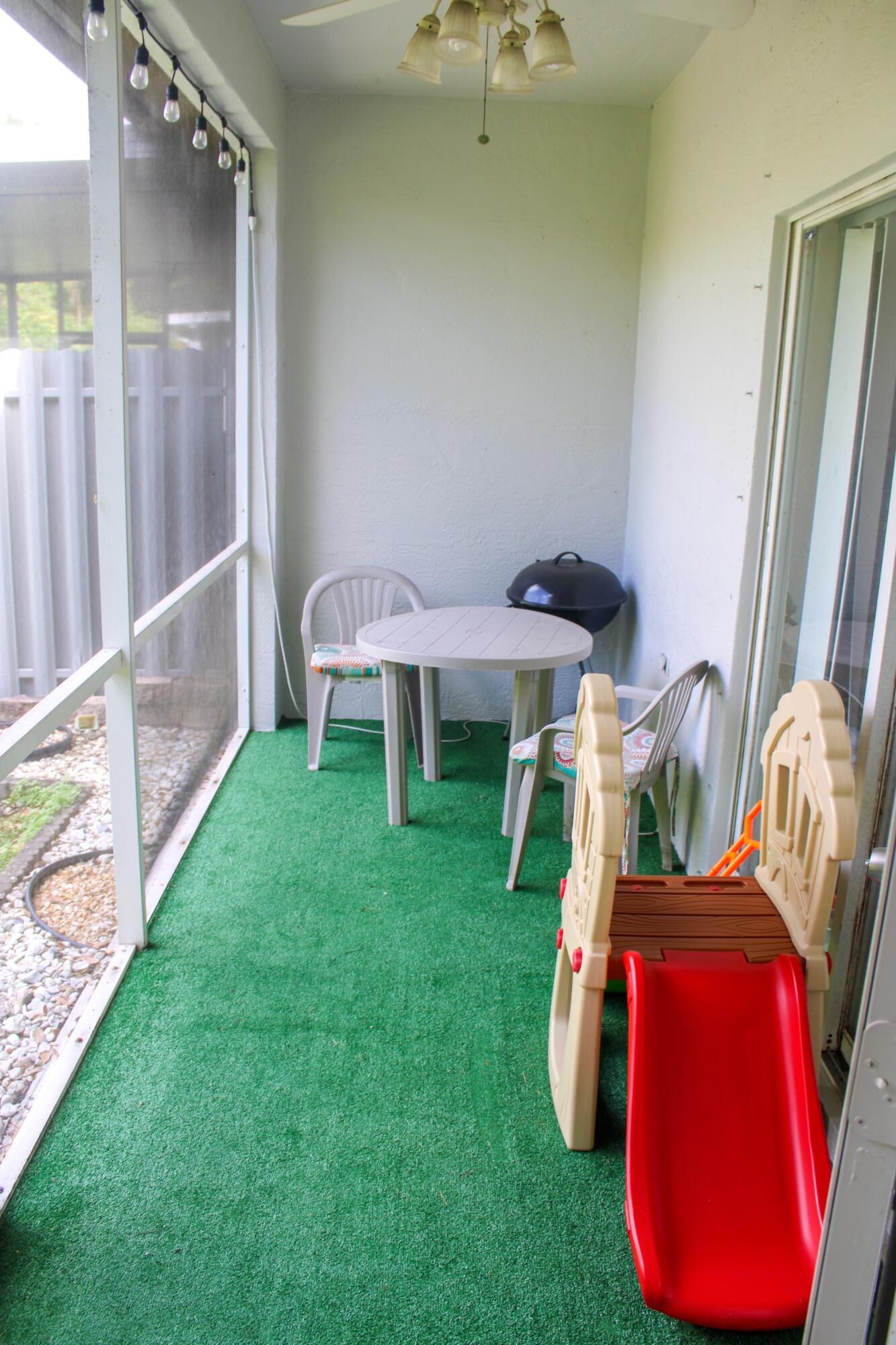 1207 SW 48th Terrace