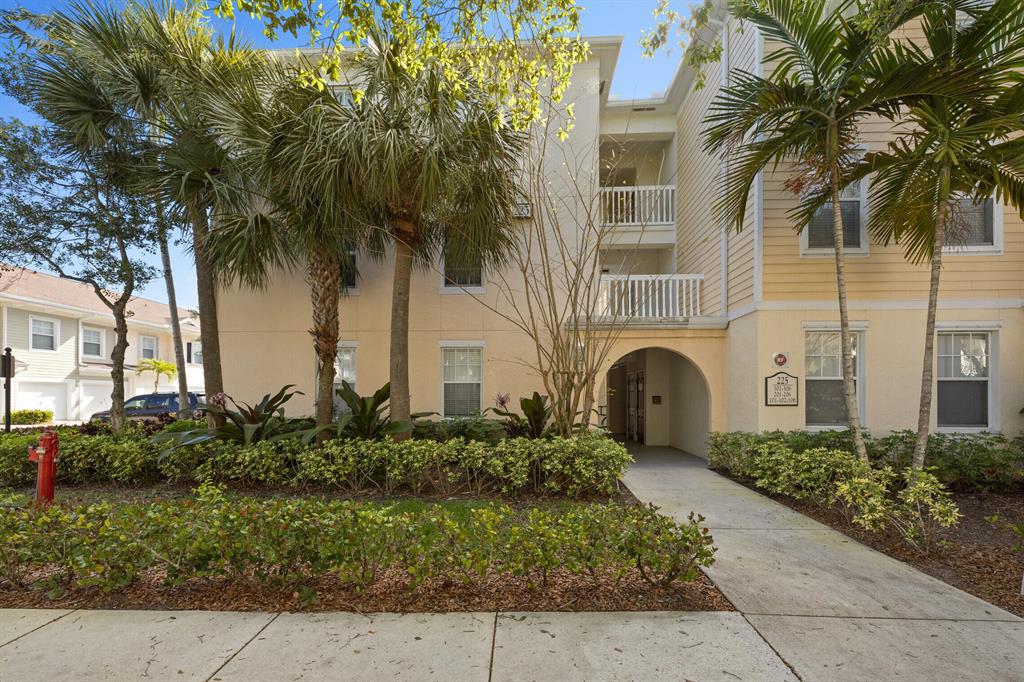 225 Murcia Drive Unit: 102