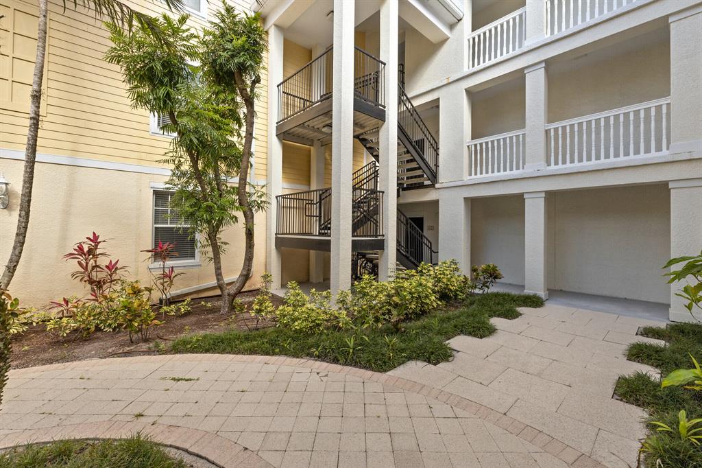 225 Murcia Drive Unit: 102