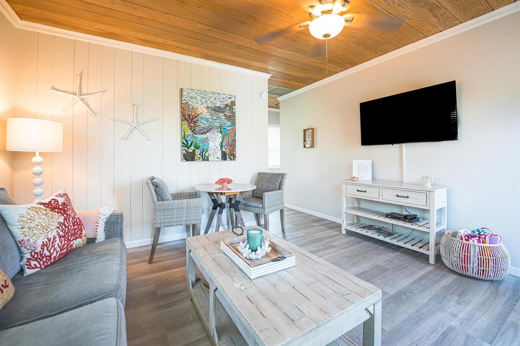 30 Andrews Avenue Unit: 13-B