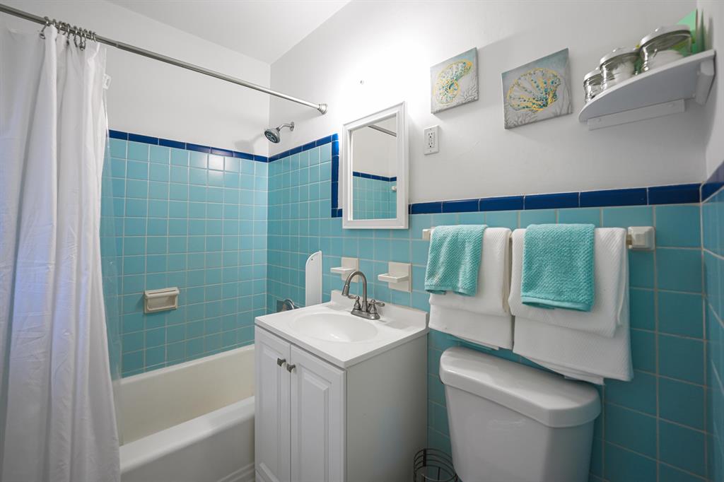 30 Andrews Avenue Unit: 13-B