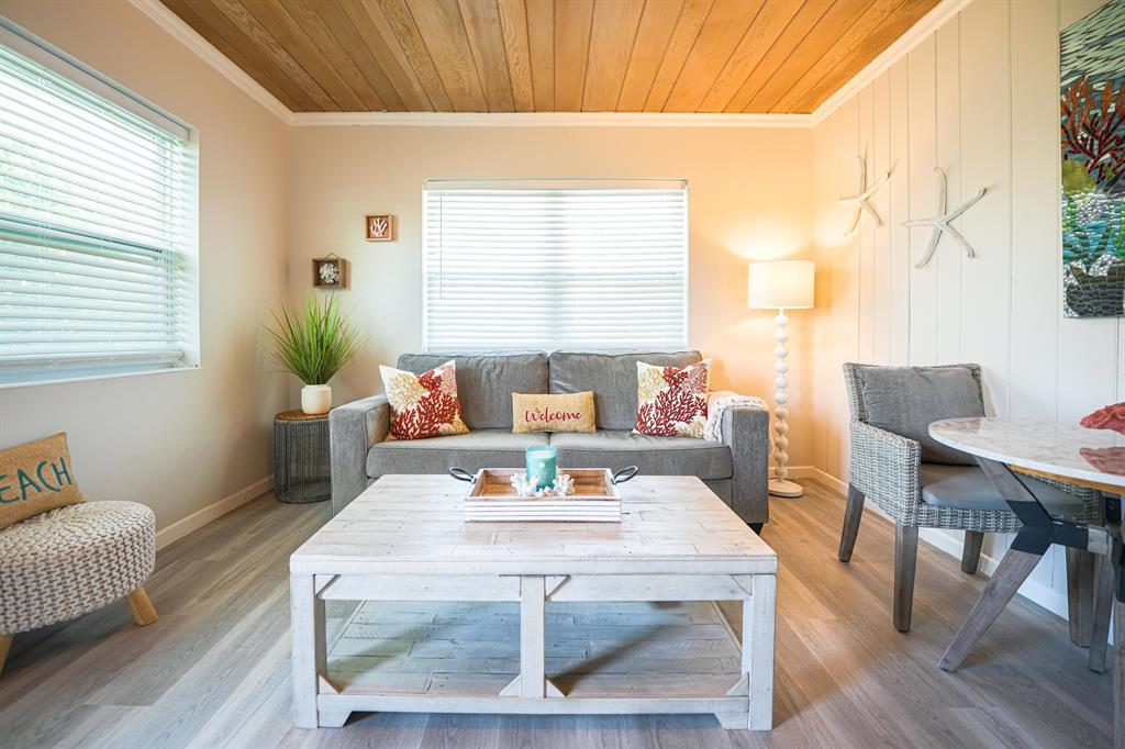 30 Andrews Avenue Unit: 13-B