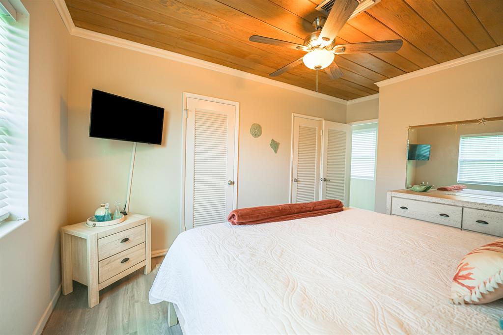 30 Andrews Avenue Unit: 13-B