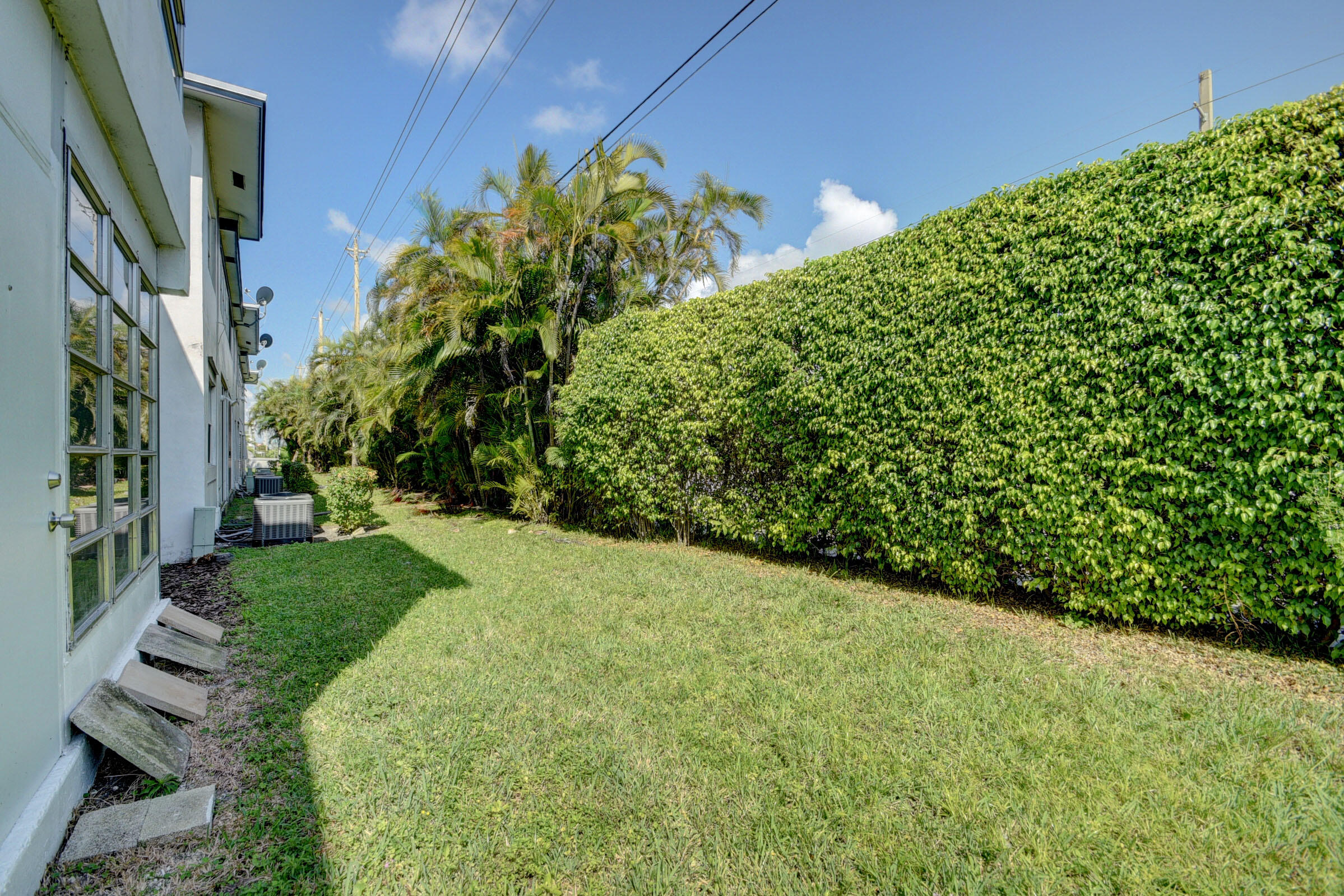 1111 Lake Terrace Unit: 105
