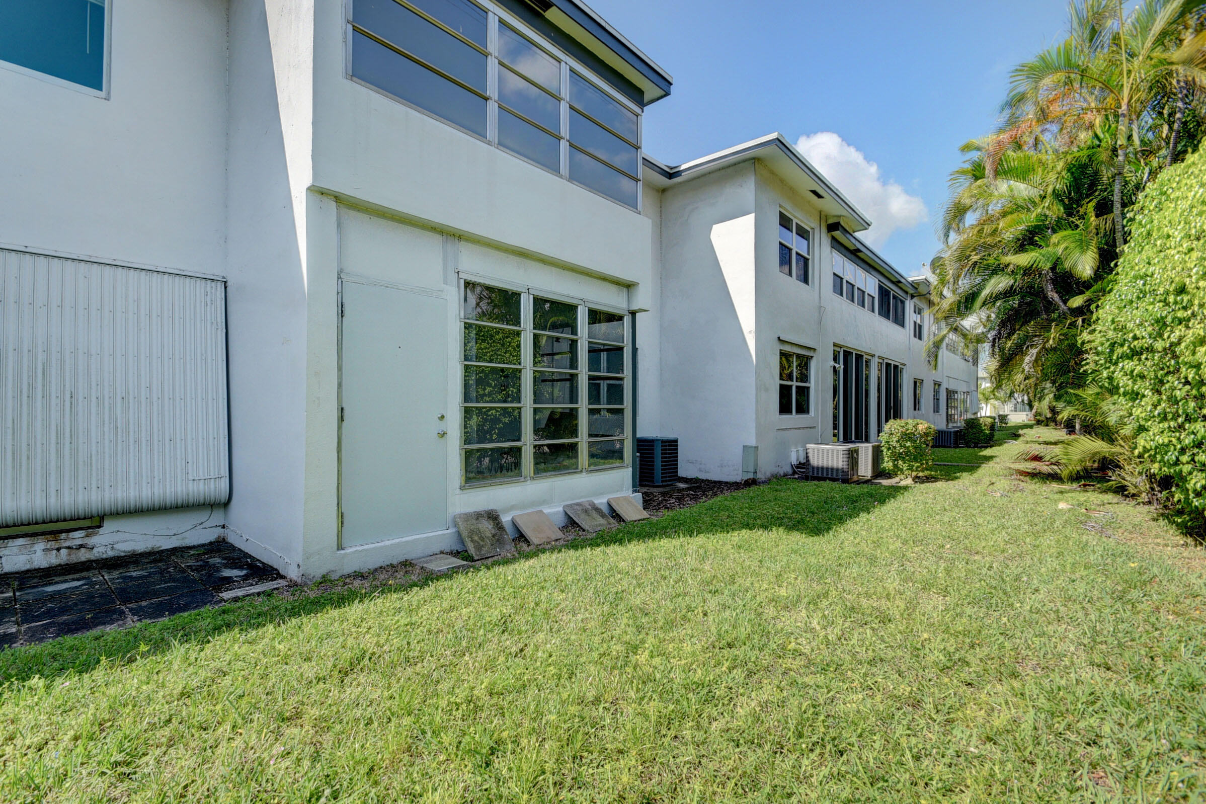 1111 Lake Terrace Unit: 105