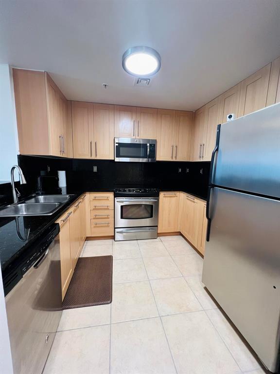 511 SE 5th Avenue Unit: 1513