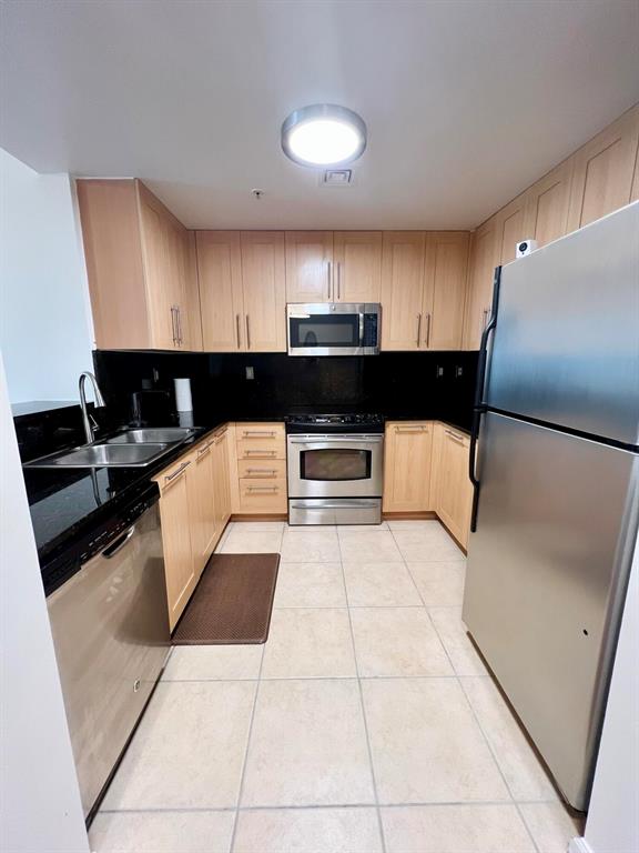 511 SE 5th Avenue Unit: 1513