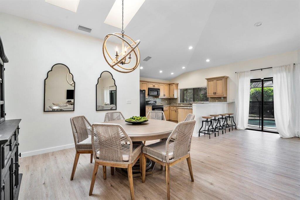 10639 Avenida Santa Ana