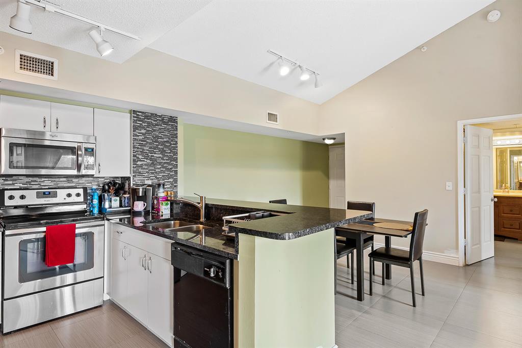 2600 S University Drive Unit: 322