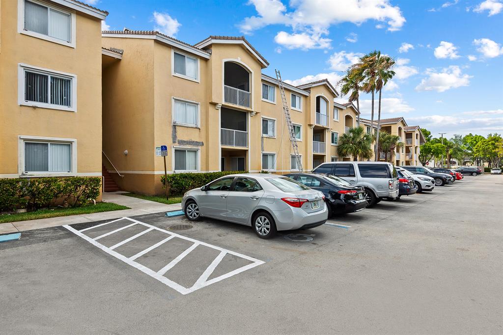 2600 S University Drive Unit: 322