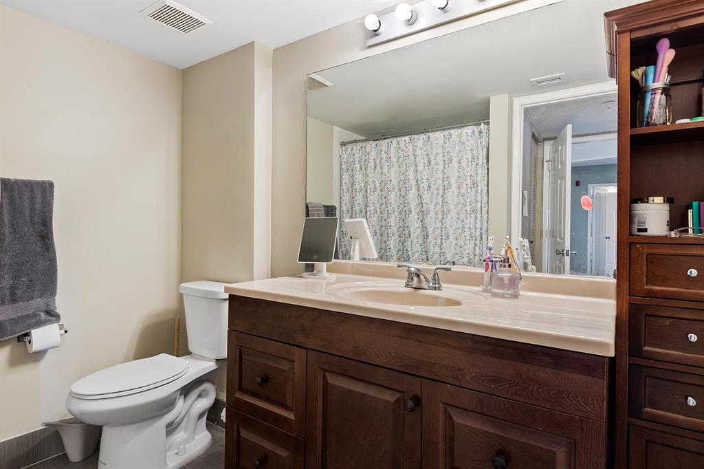 2600 S University Drive Unit: 322
