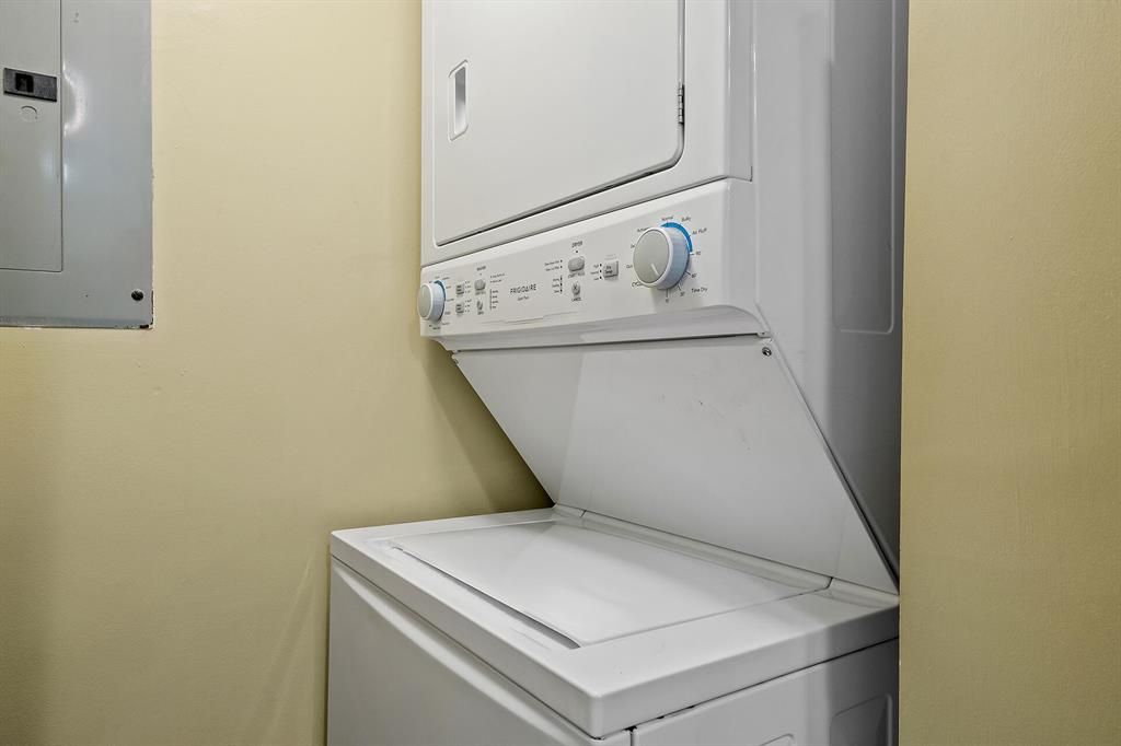 2600 S University Drive Unit: 322