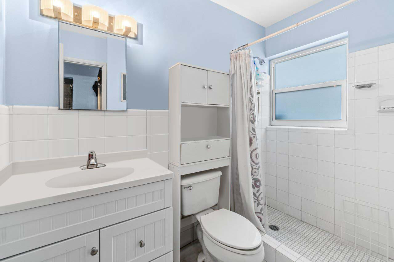 4228 N Ocean Drive Unit: 17