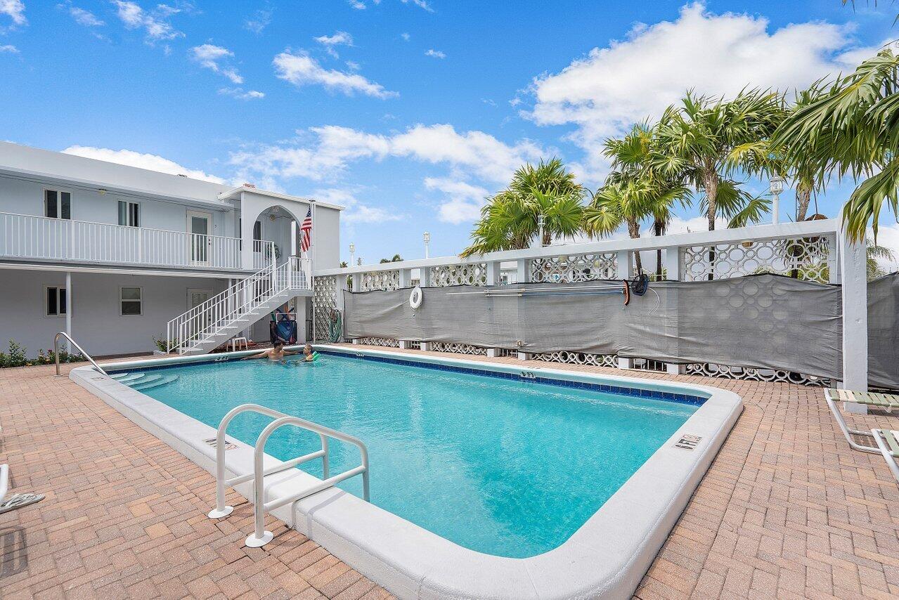 4228 N Ocean Drive Unit: 17