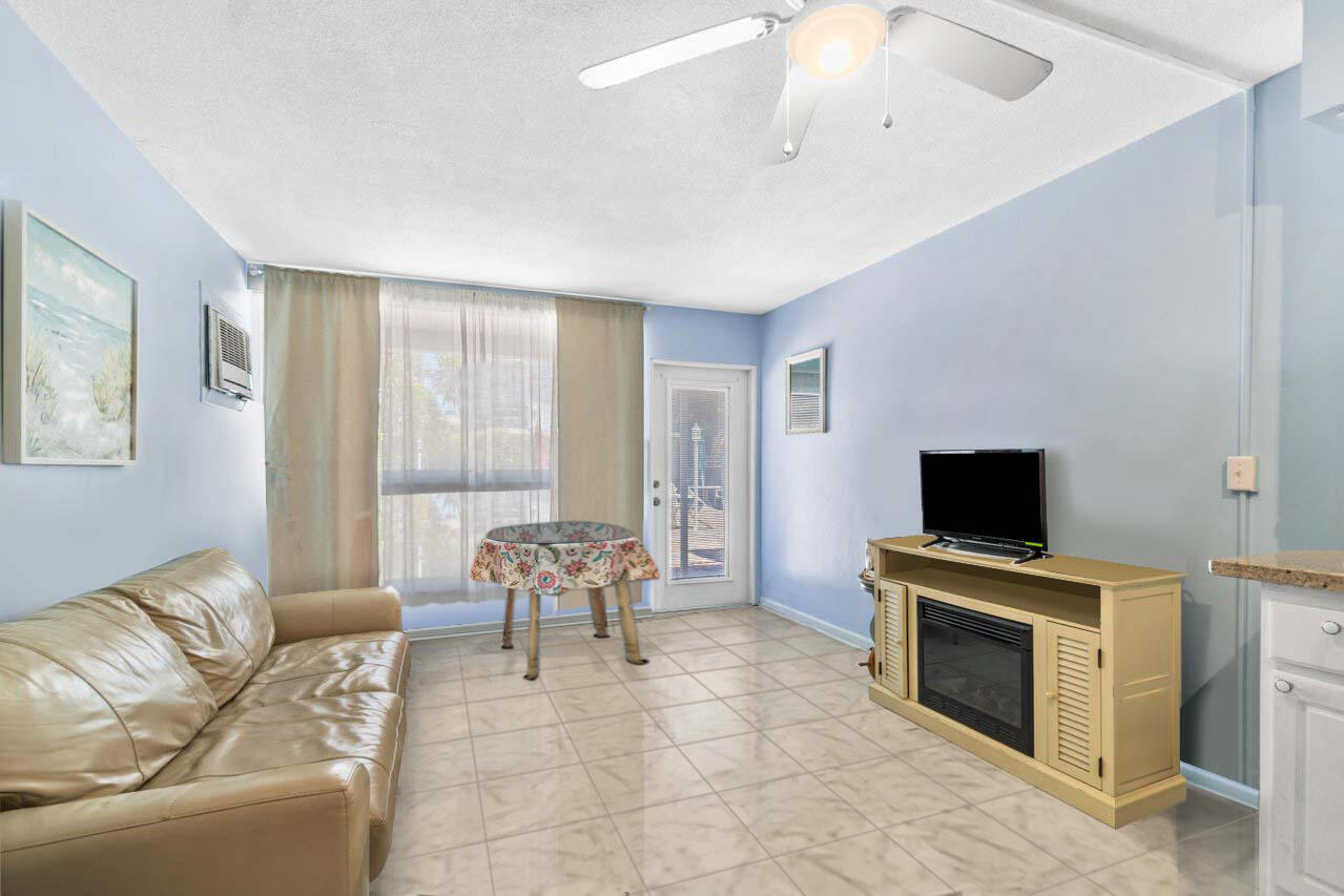4228 N Ocean Drive Unit: 17