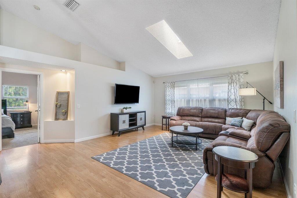 8605 Windy Circle