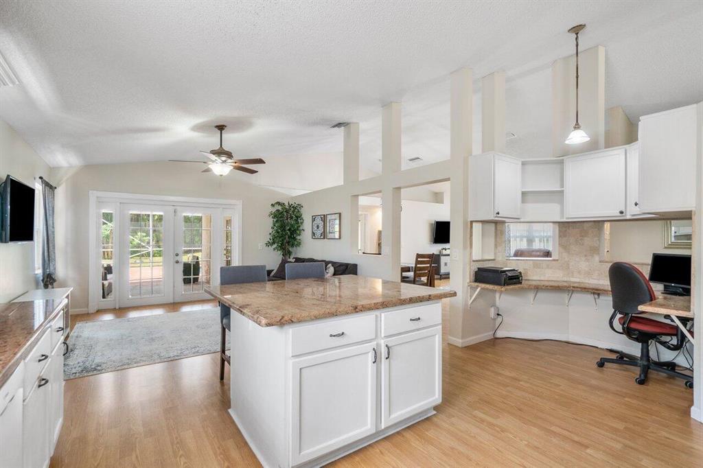 8605 Windy Circle