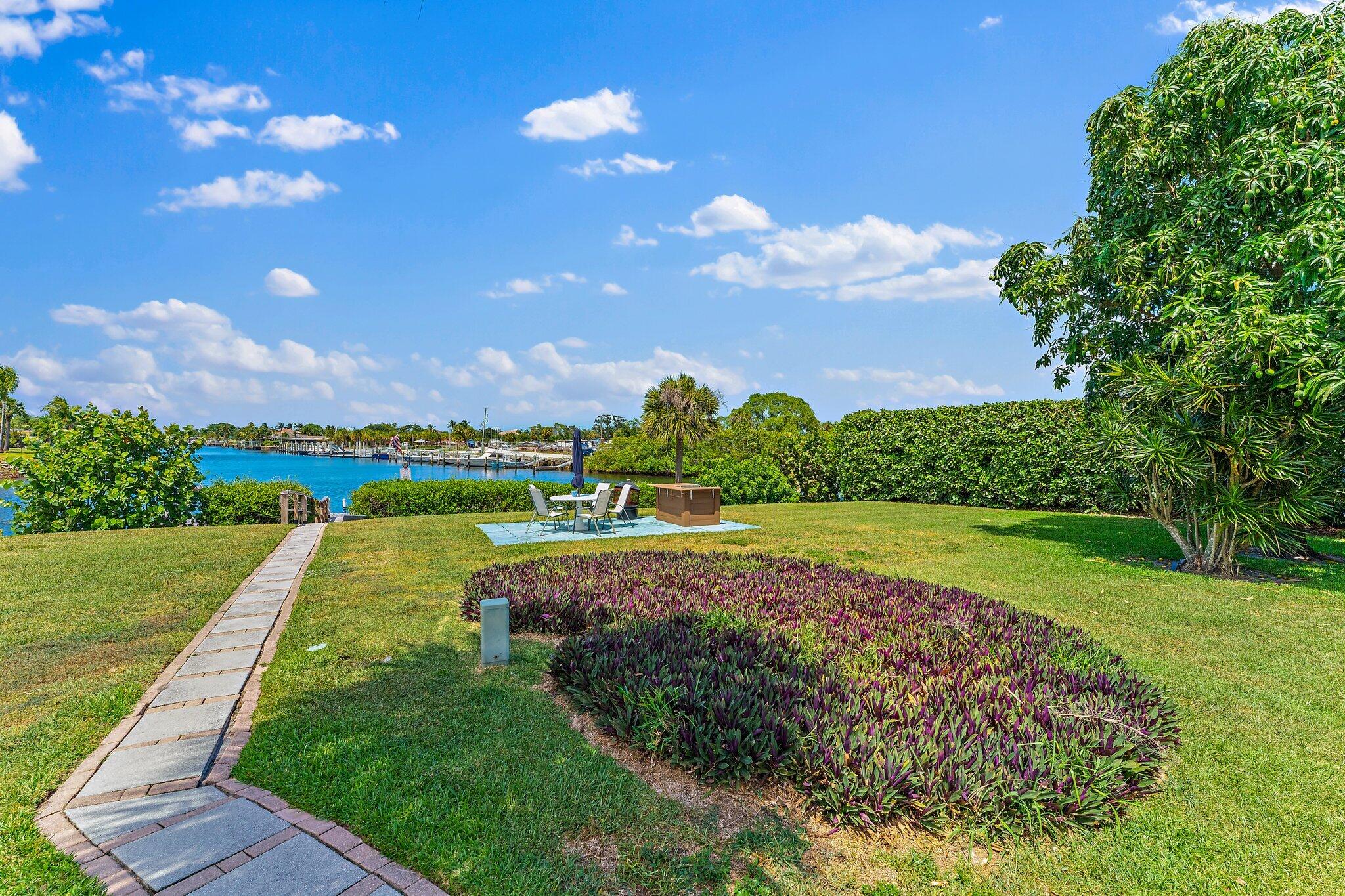 725 Hummingbird Way Unit: 204
