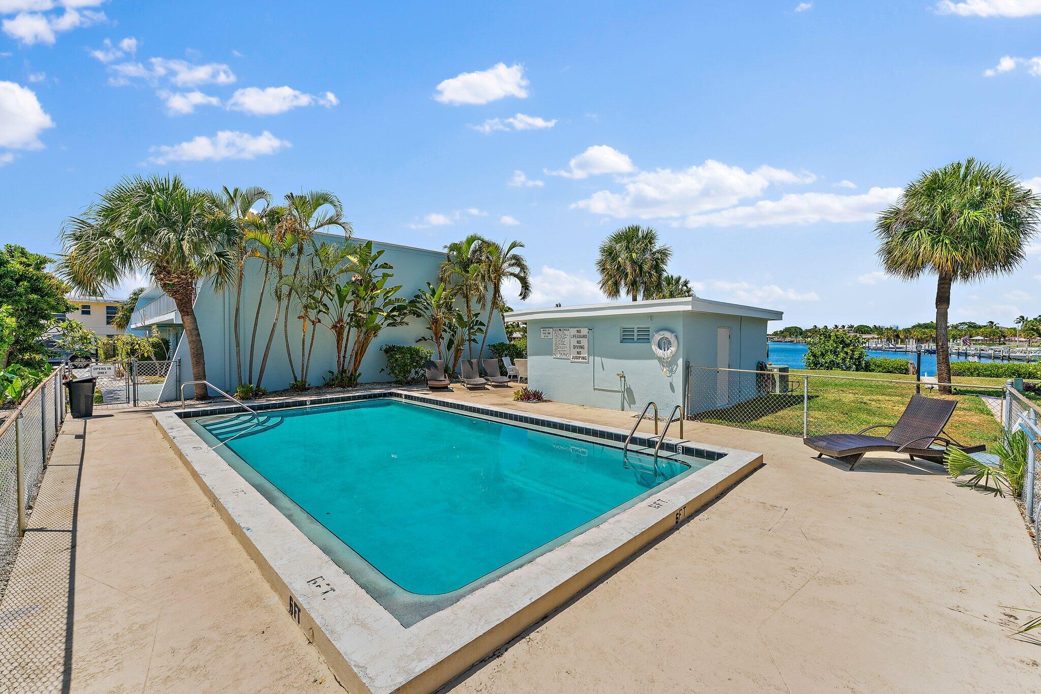 725 Hummingbird Way Unit: 204